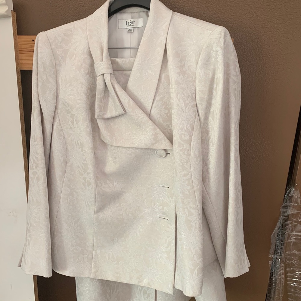 Dress - Picture 13 of 13